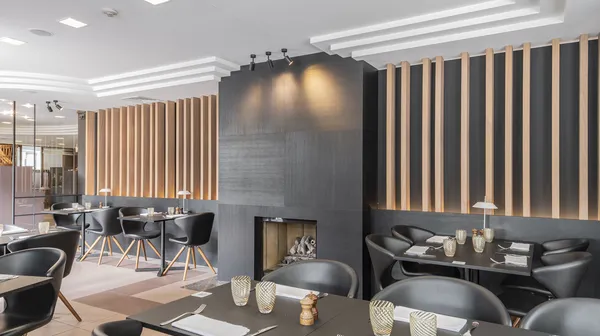 1740563566-Casino Hotel - Restaurant LR-12